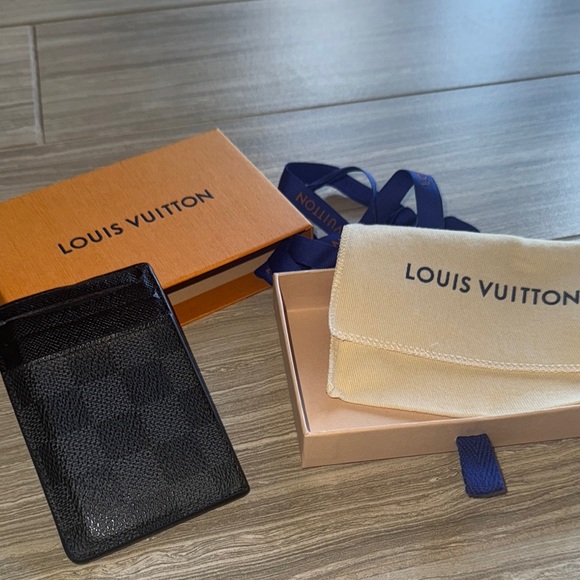 Louis Vuitton Card Holder - Picture 1 of 9